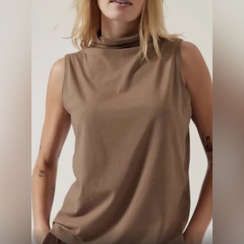 Athleta NWT Outbound II tank 2x in Rustic Beige